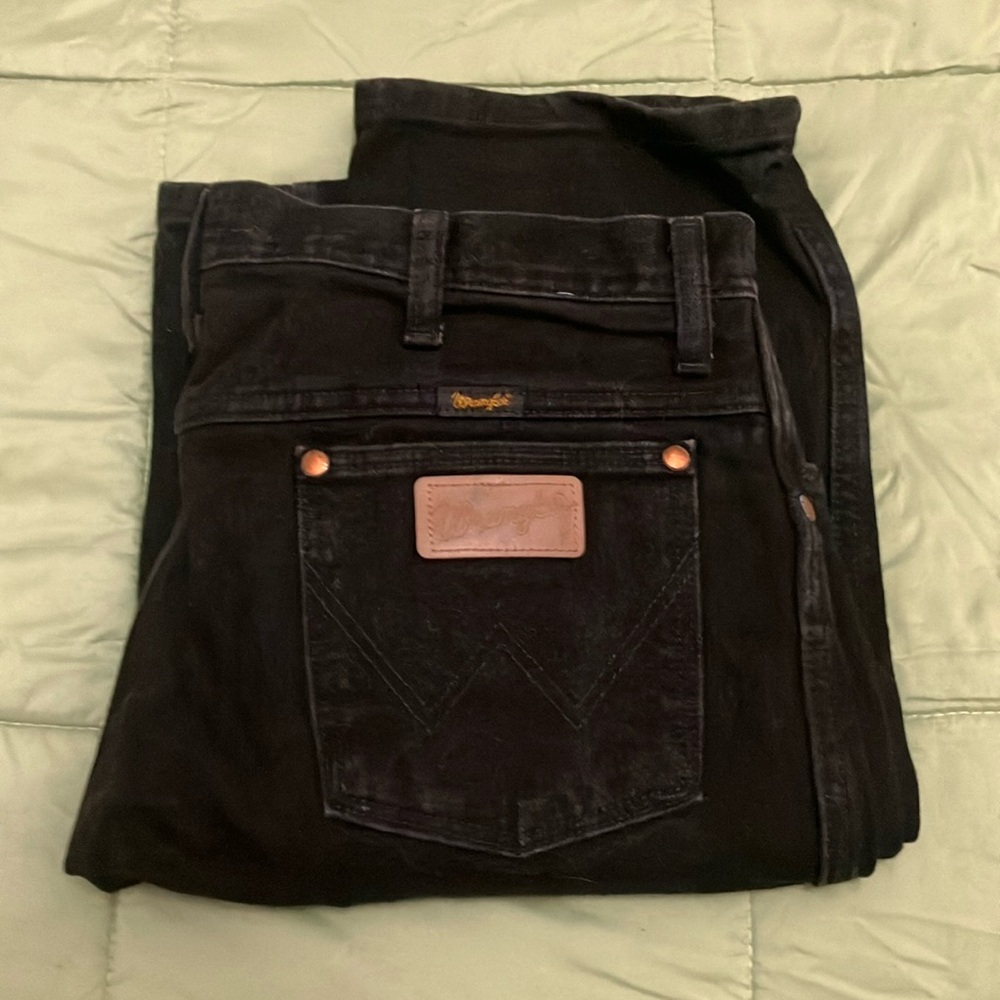 Men’s wranglers black like new 34x32